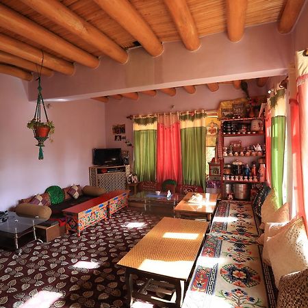 Lhachik Guest House เลห์ ภายนอก รูปภาพ
