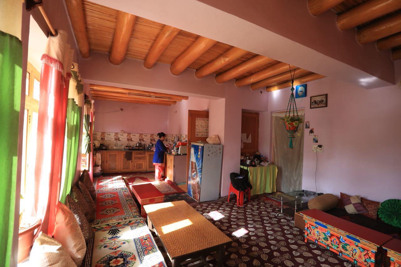 Lhachik Guest House เลห์ ภายนอก รูปภาพ
